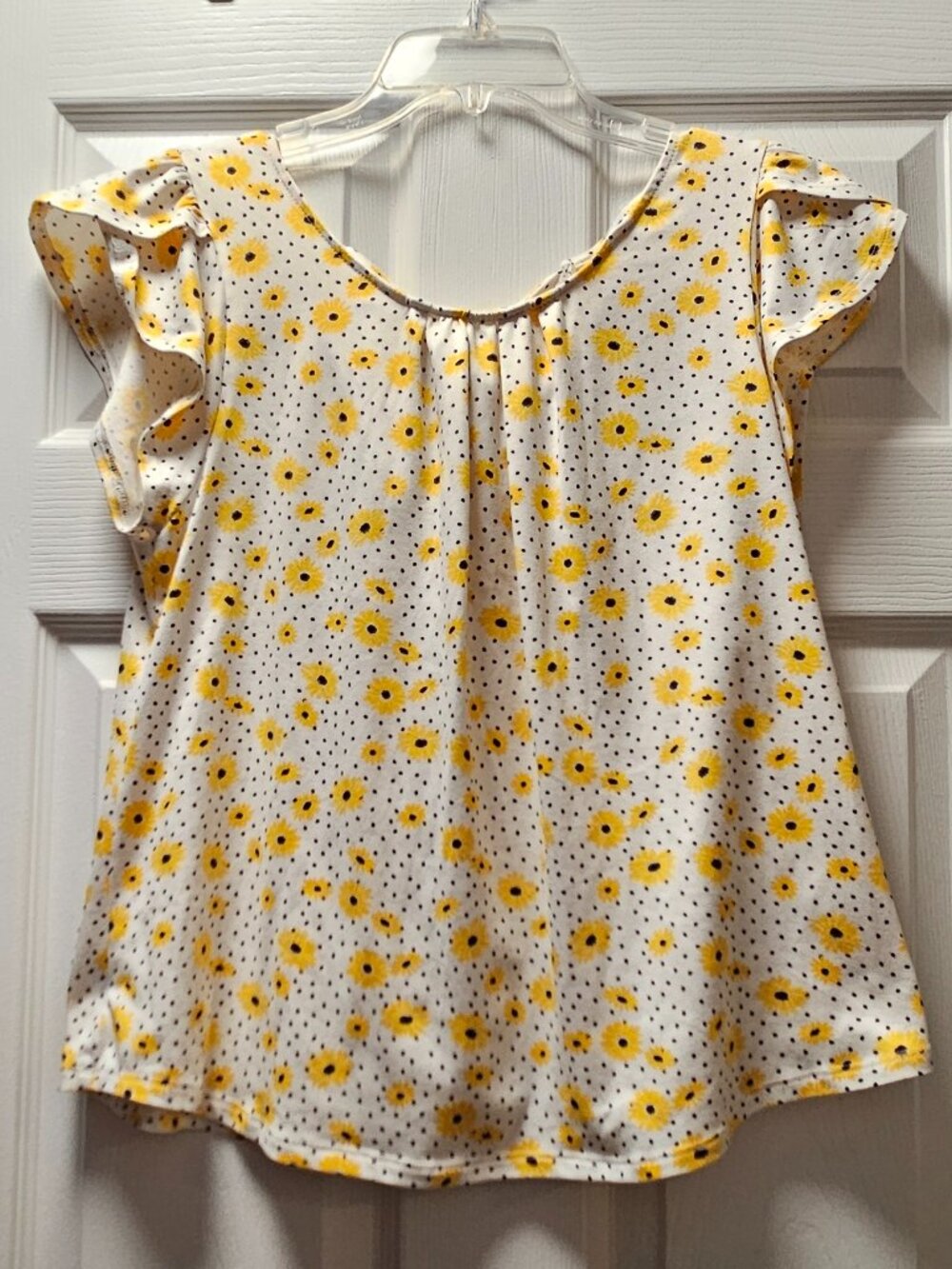 Love J white with black polka dots and sunflowers blouse women's medium.